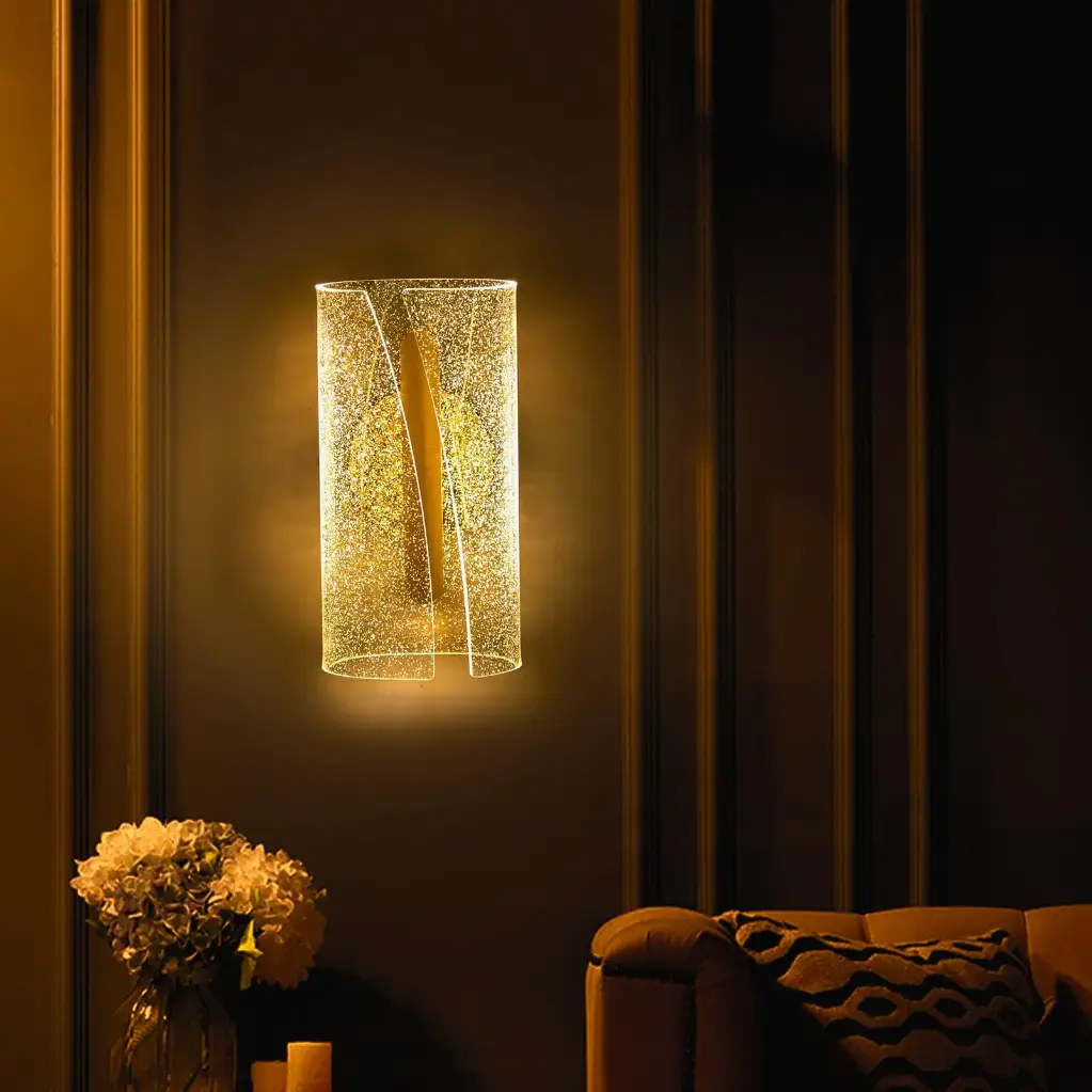 [LH-1083] Acrylic and Aluminium Wall Scone with Curved Glass Gap
